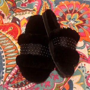 EMU Australia fur slippers/ slides